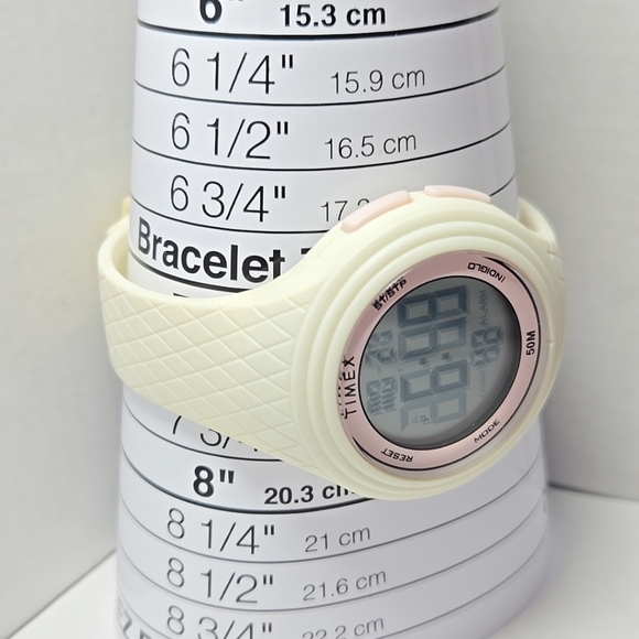Timex Ladies Digital Sports Watch Indiglo Pink TW5M41900 50m New Battery - Picture 6 of 10